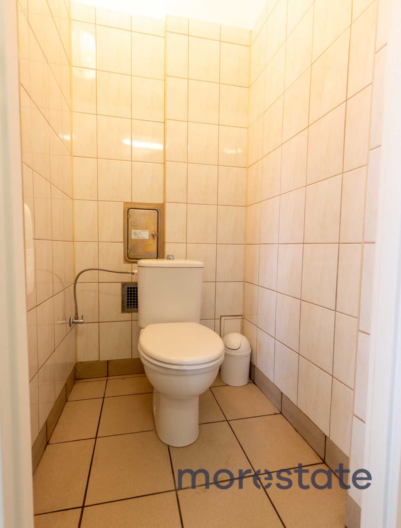 50 m^2 | usługi | parter | witryna | parking