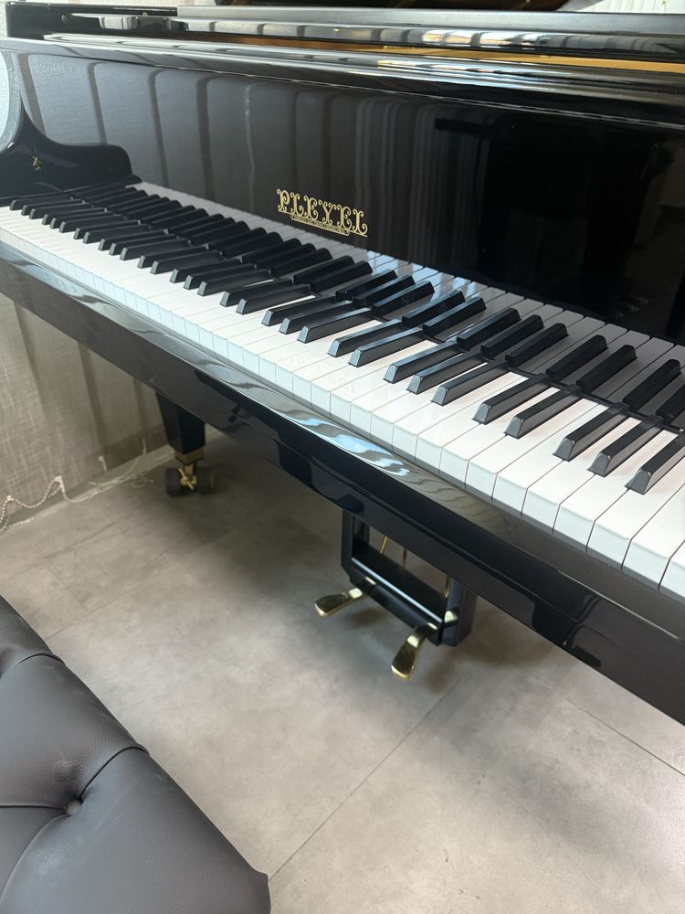 Fortepian półkoncertowy PLEYEL 210cm idealny