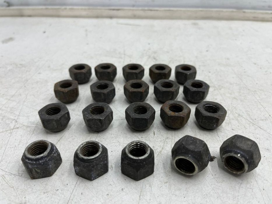 Nakrętki do felg stalowych Mitsubishi Kia Hyundai Toyota Lexus Mazda M12x1,5 Stożkowe gwint 16mm.