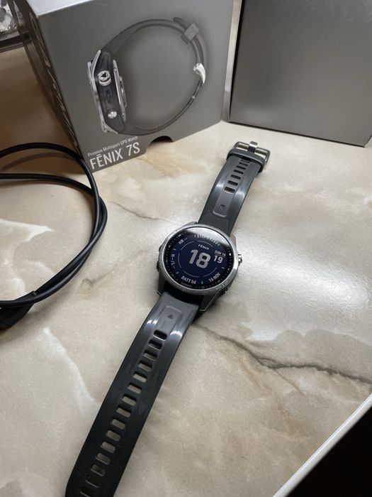Garmin Fenix 7s - гарний стан