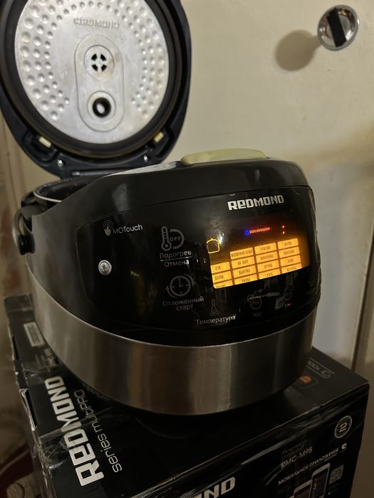 Мультиварка Redmond RMC-M90