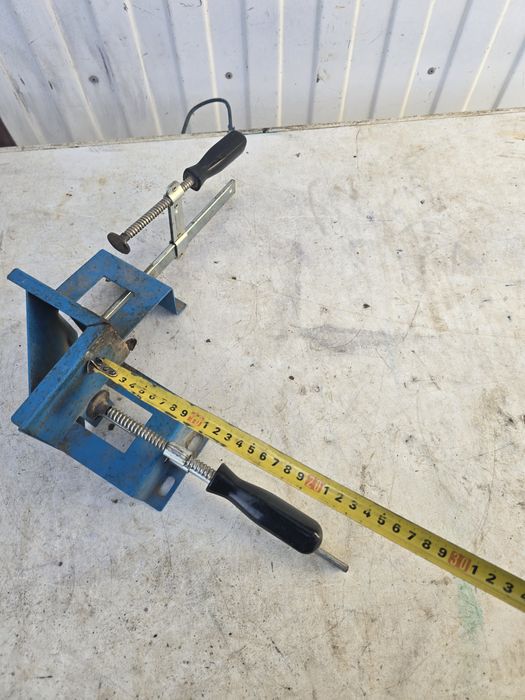 Ścisk kątowy ślusarsko - stolarniany.