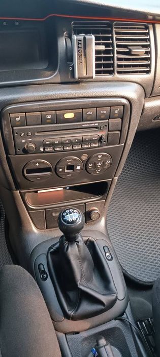 Opel vectra 1.8    2400$ + торг