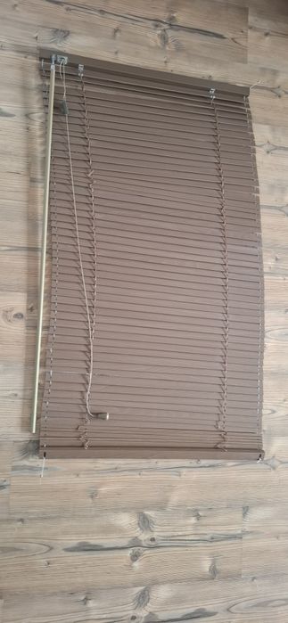 Komplet drewnianych żaluzji  120 i 2x 64 cm szerokości