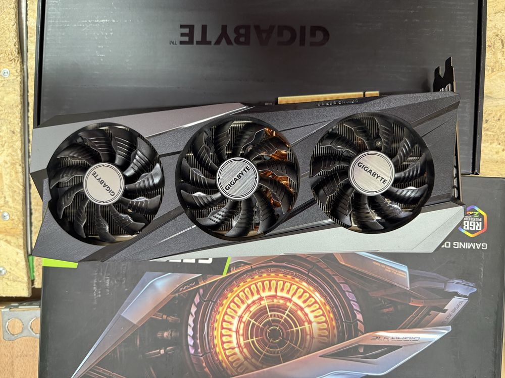 GIGABYTE GeForce RTX 3070 Ti gaming  OC 8G