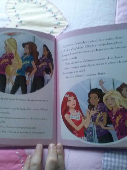 Livro da Barbie, portes incluídos