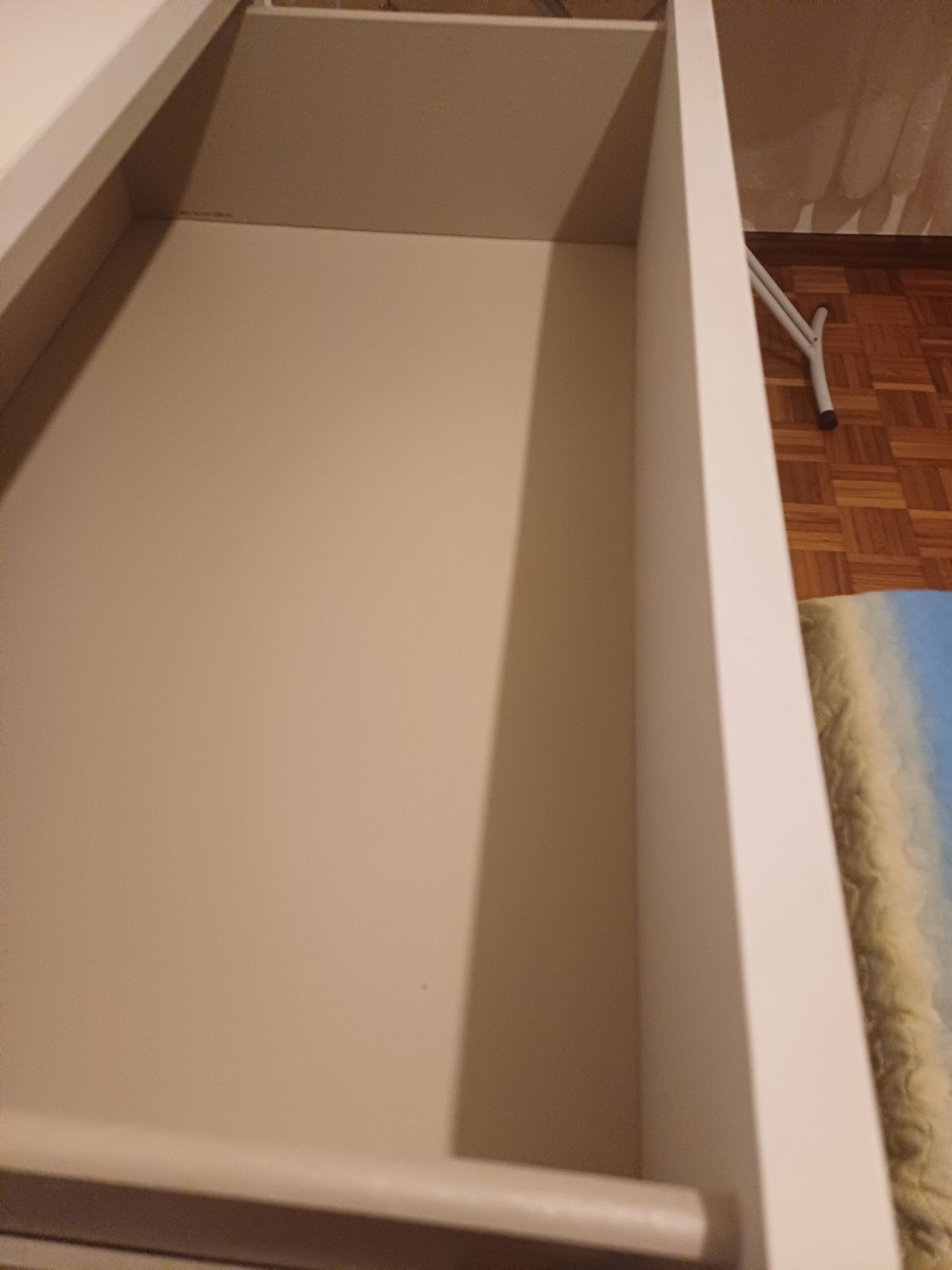 Cômoda em estado de nova 35e