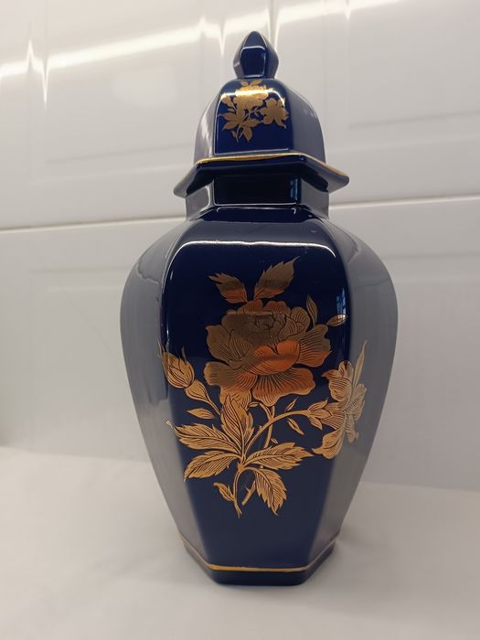 Pote Porcelana Grande. 35 cm. Azul Marinho e Dourado. Novo