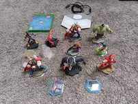 Disney infinity 2.0 + portal + 11 figurek + 2x dysk