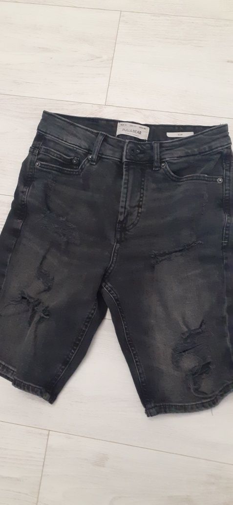 Krótkie spodenki Pull&Bear  czarne 152-156 rozmiar