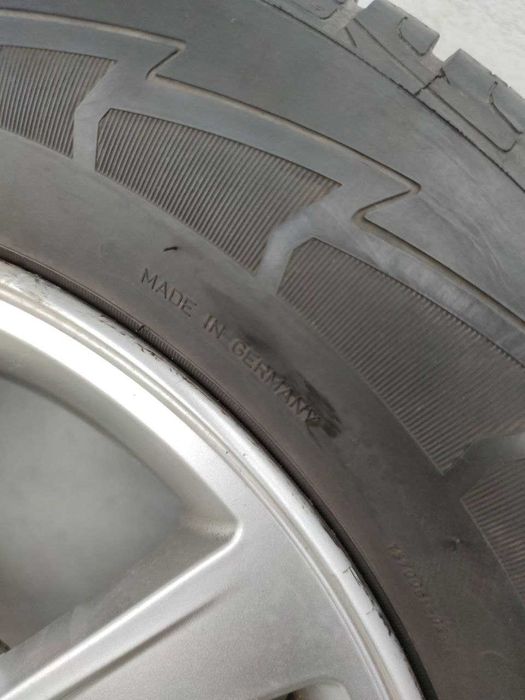 Шини зимові Goodyear Ultragrip ice 215/70 R16