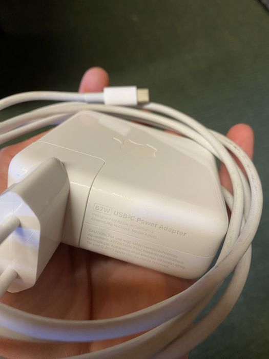 Carregador Macbook Pro USB-C 67W Apple