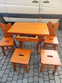 Komplet stół i cztery krzesła