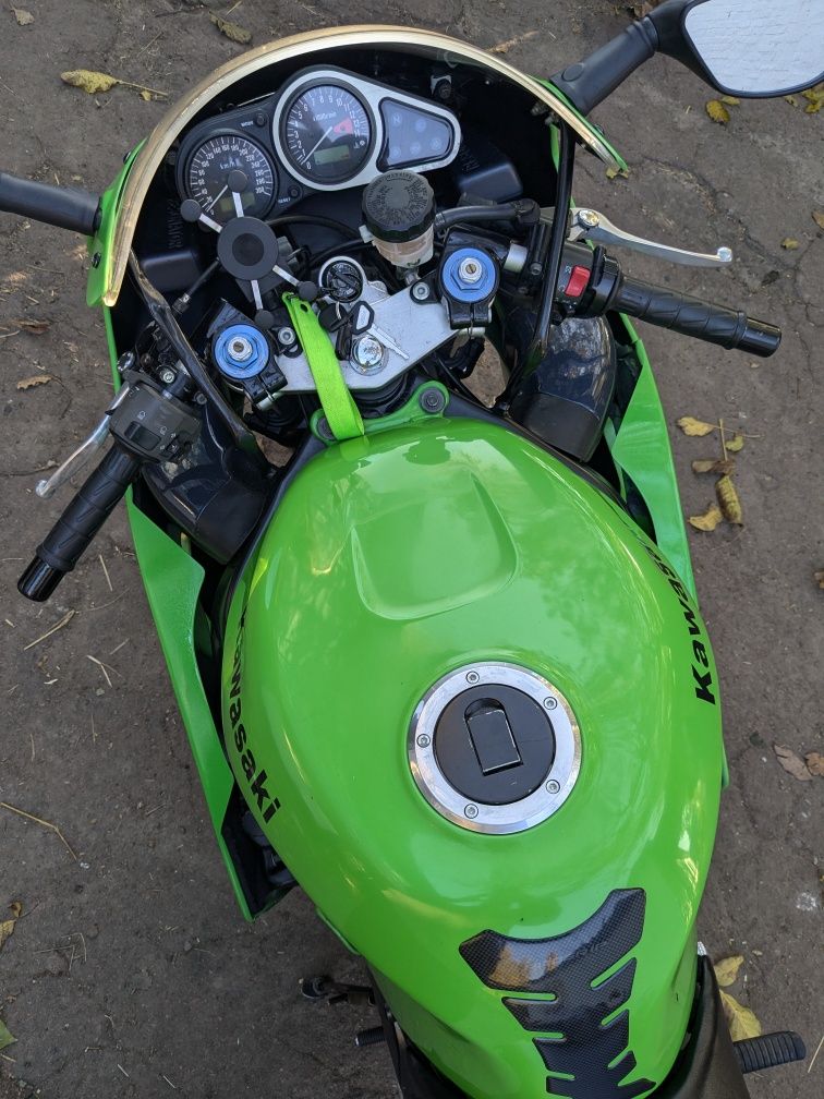 Kawasaki zx6r 1998