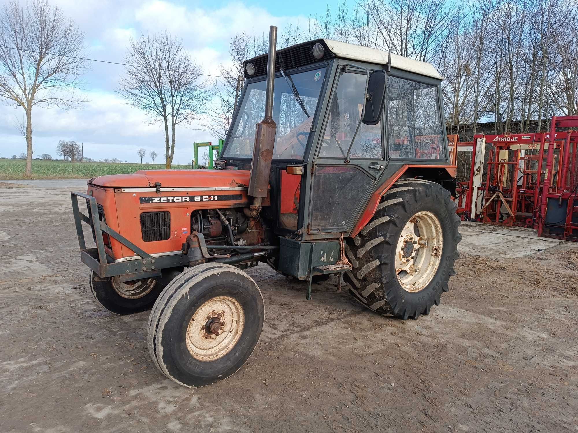 Zetor 6011 wersja exportowa wspomaganie dodatkowy rozdzielacz 7011