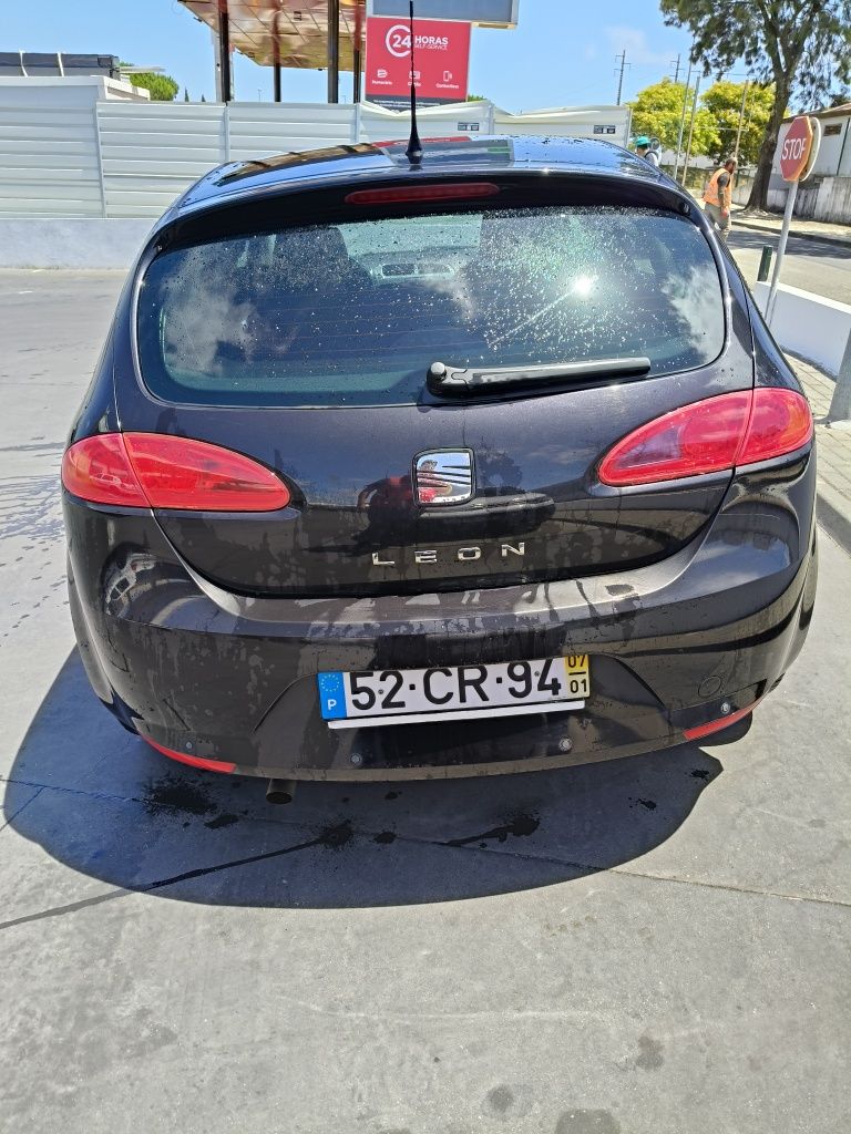 Vendo Seat Leon com distribuição nova