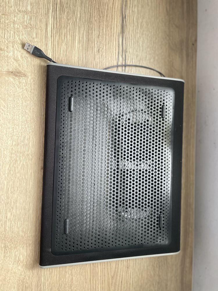 Podstawka do laptopa