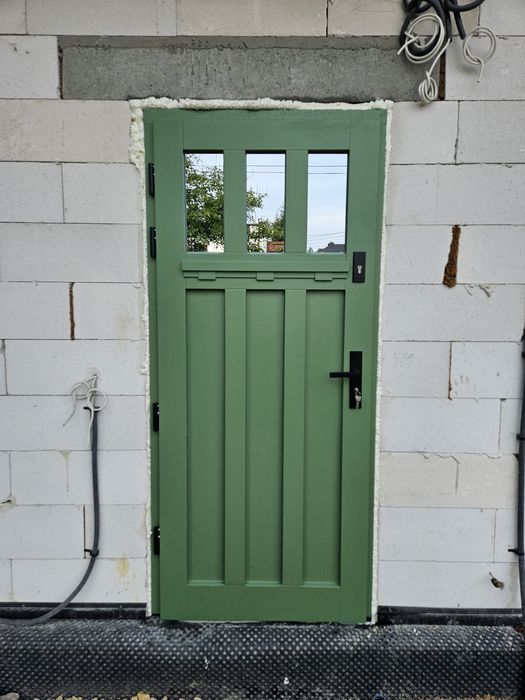 drzwi zewnętrzne drewniane producent/montaz/dowóz