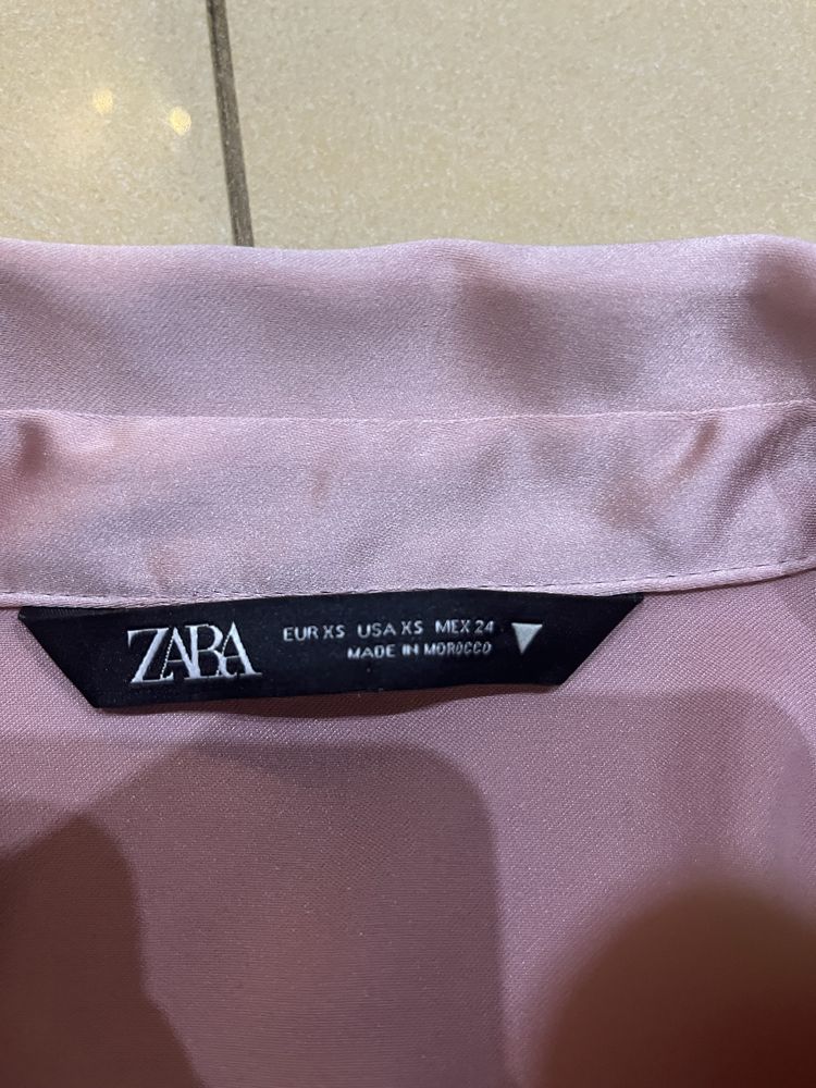 Sukienka atłasowa Zara