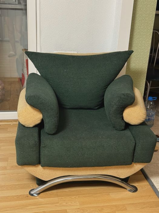 Продам крісло меблі