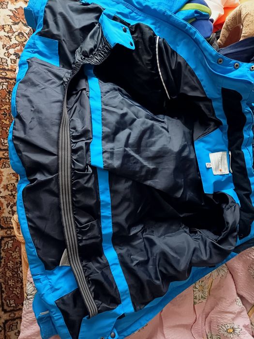 Пуховик лыжная женская куртка с капюшоном