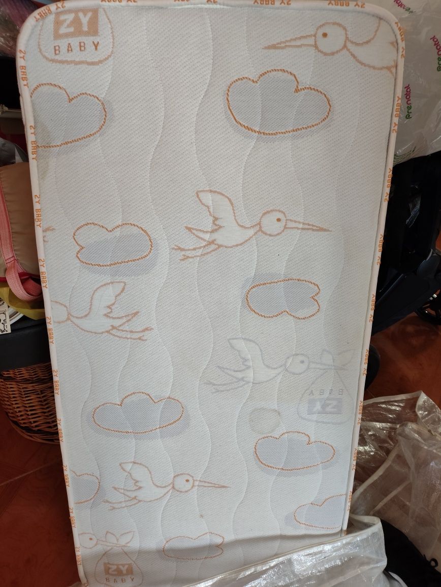 Cama de grade com colchão