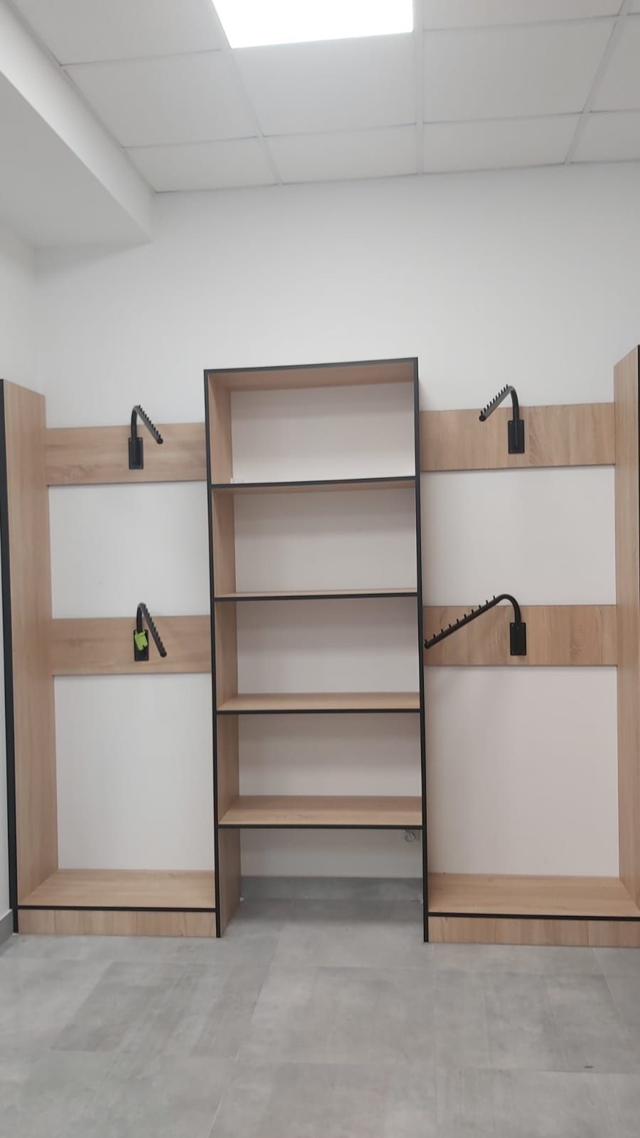 Półki regały sklep magazyn