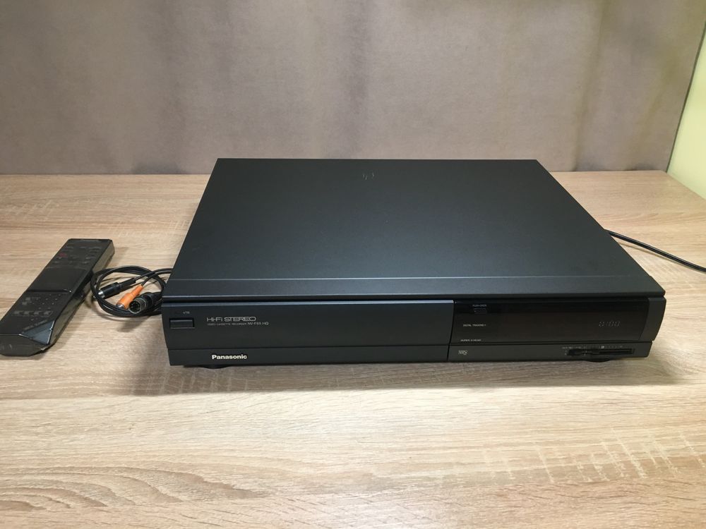 PANASONIK NV-F65 HQ Видеомагнитофон.