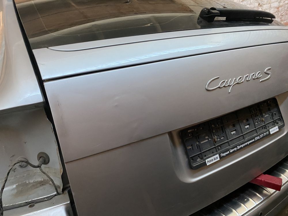 Кришка багажника Porsche Cayenne