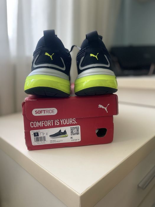 Кроссовки PUMA .