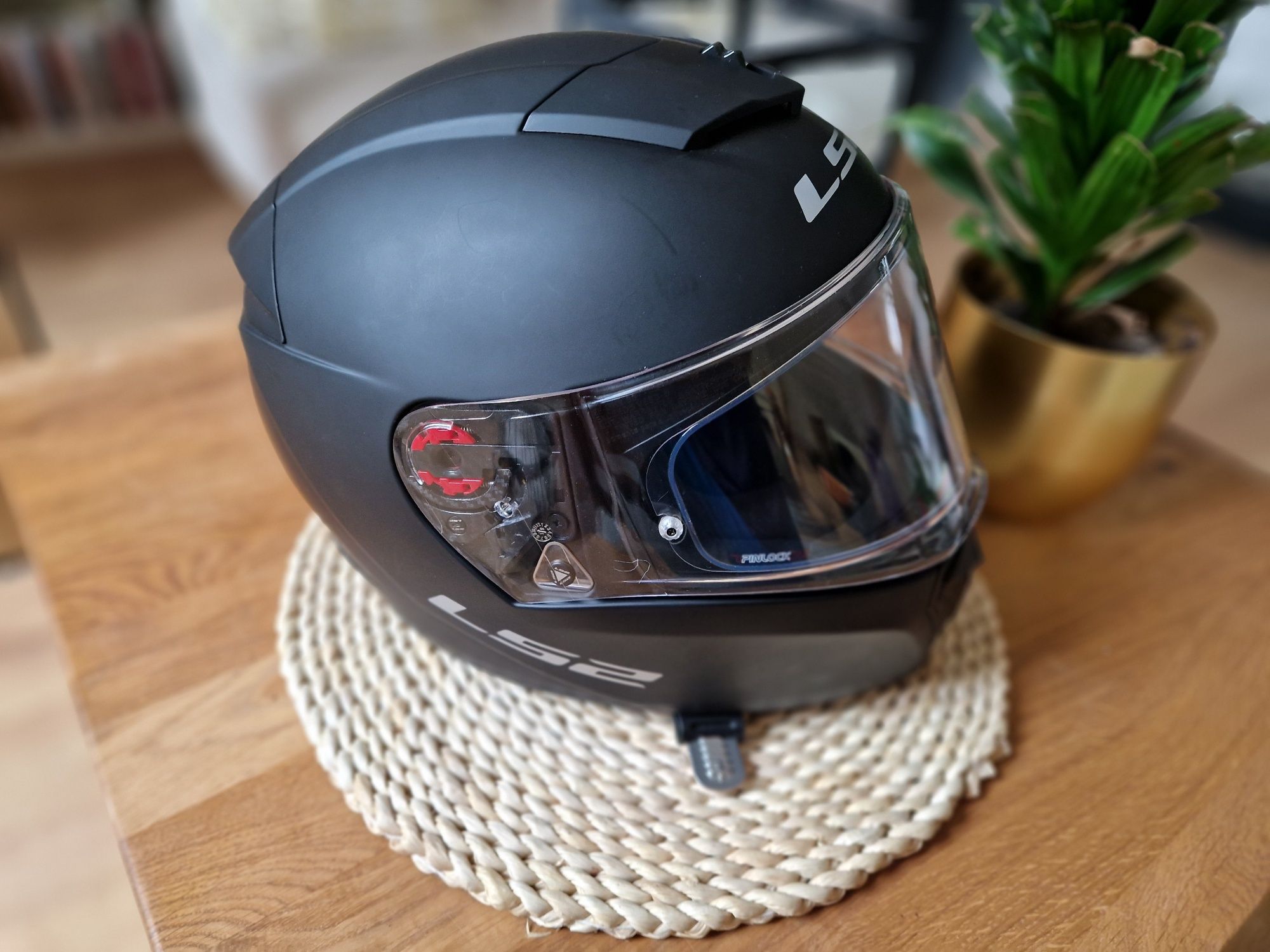 Kask motocyklowy LS2 Breaker ecer 22-05 M 57-58cm