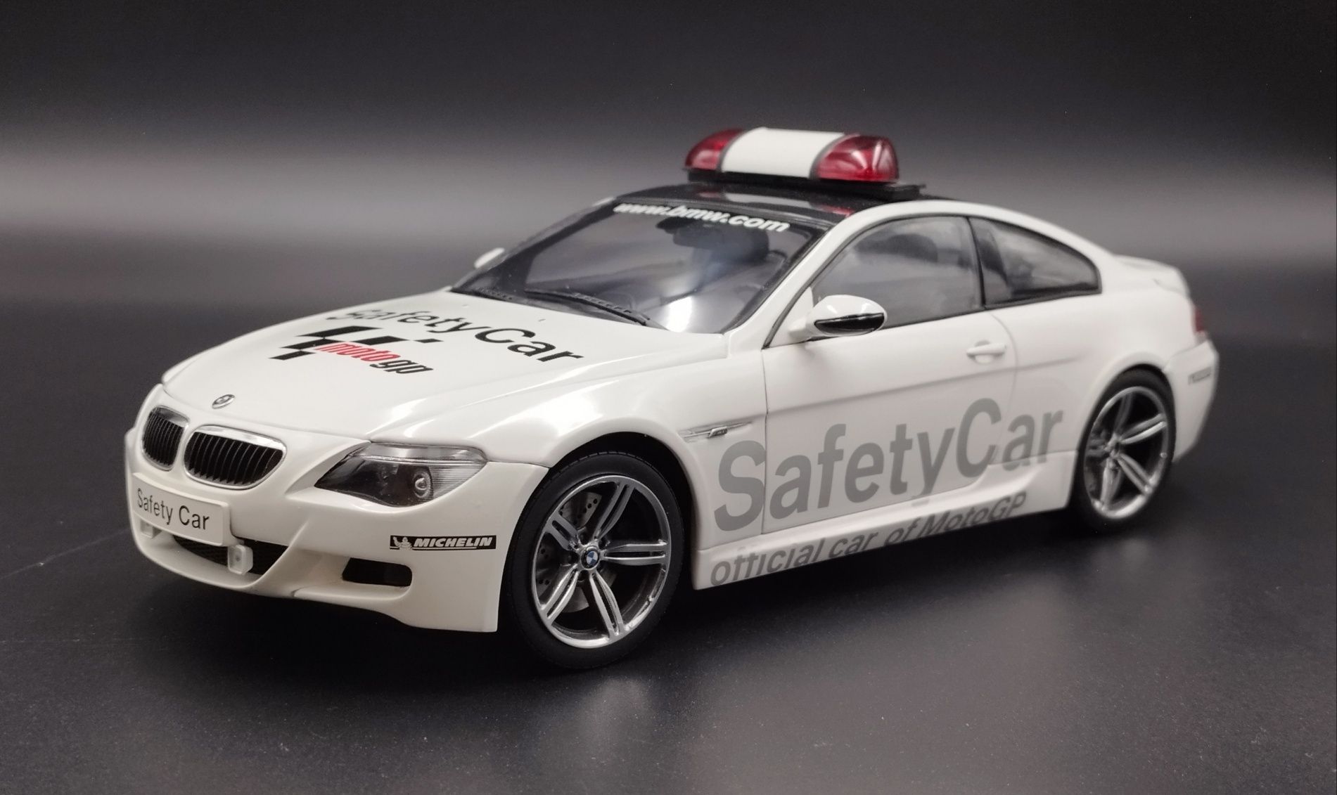 1:18 Kyosho BMW M6 Moto GP 2006 Safety Car Model uszkodzony