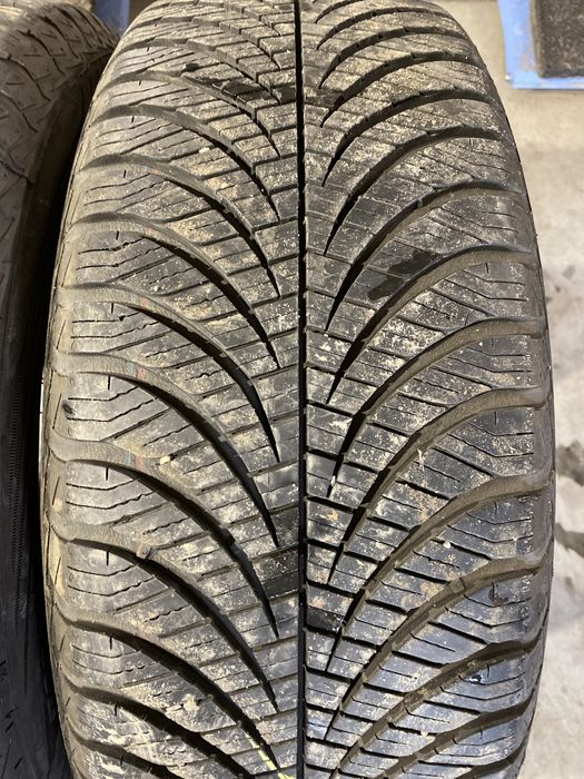 17. Opony wielosezonowe goodyear vector4season 215/60r17 dwie szt