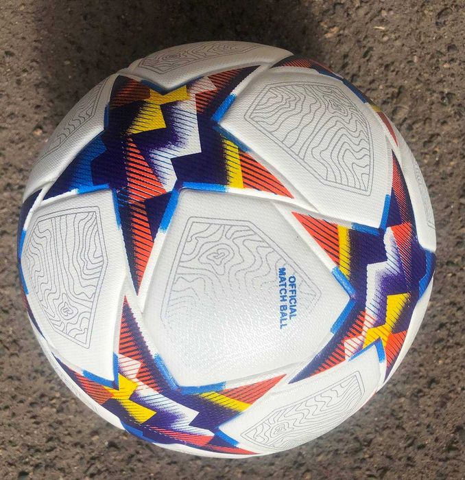 Футбольный мяч Chamions League
бесшовный 5 размер, 425 гр.