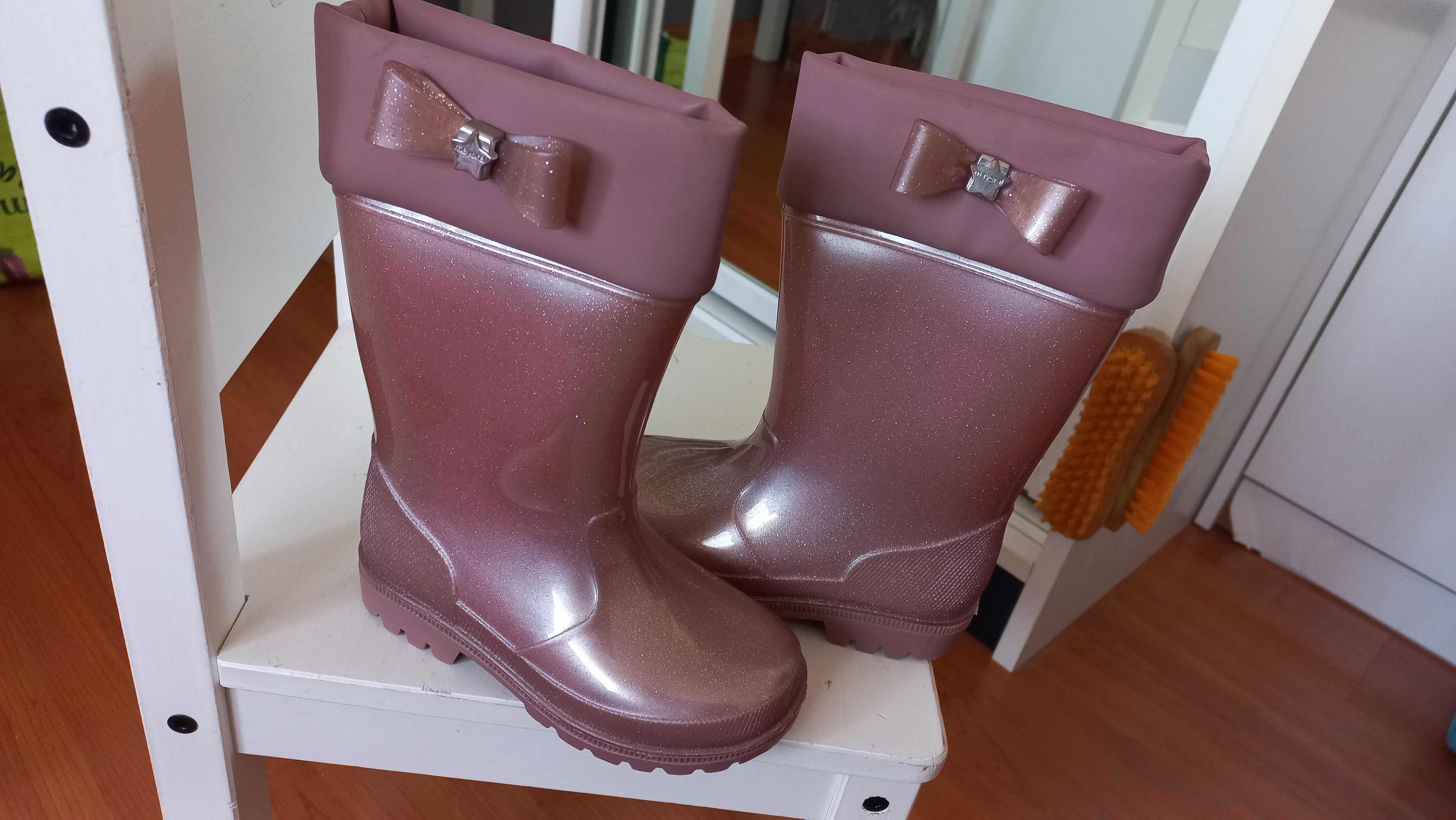 Botins para a chuva criança