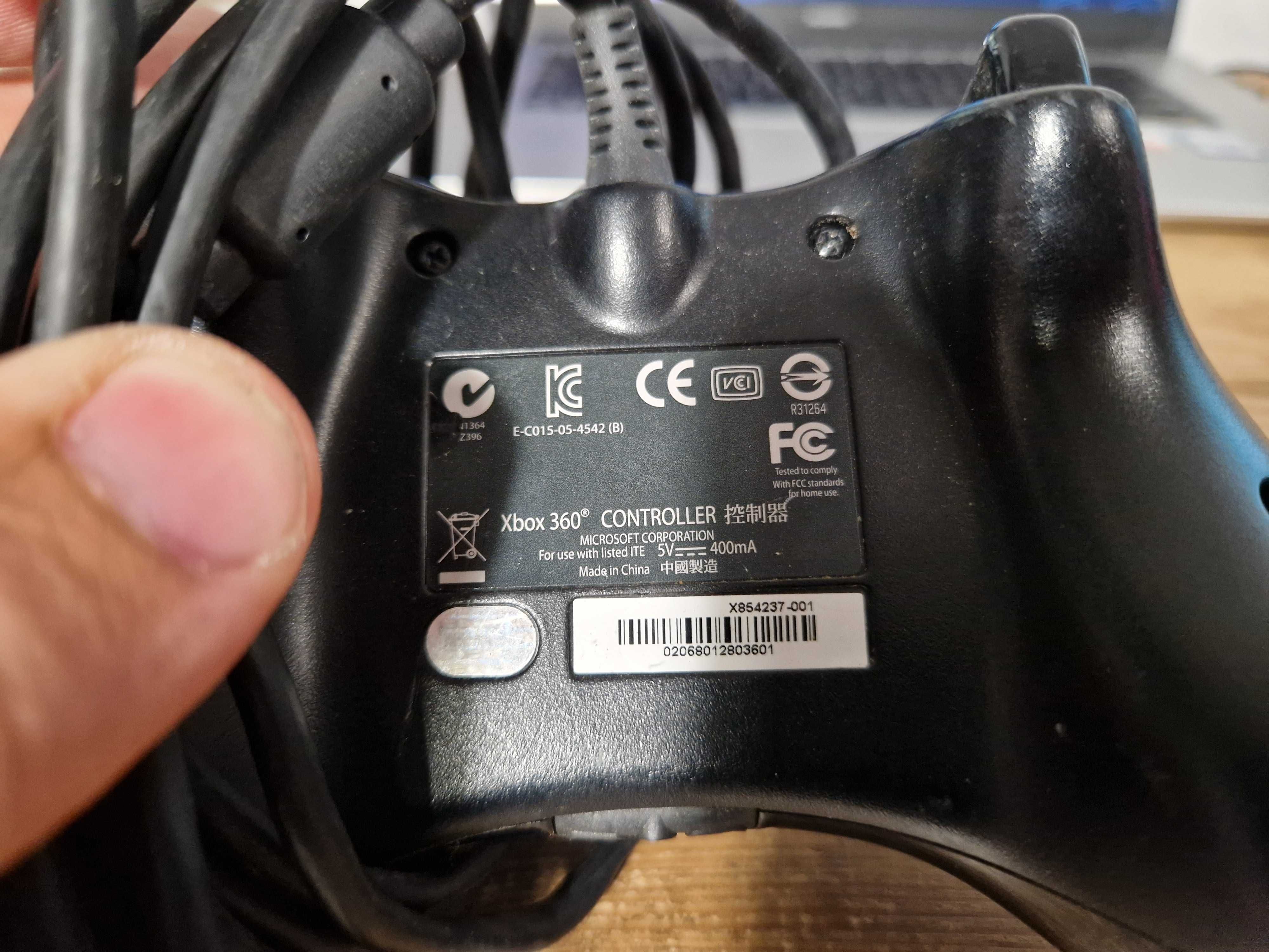 Pad przewodowy do konsoli Microsoft Xbox 360 czarny (2464)