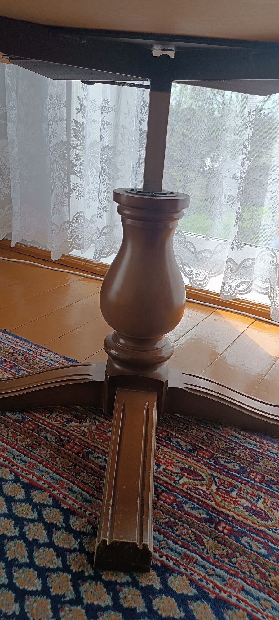 Stół okrągły stylowy