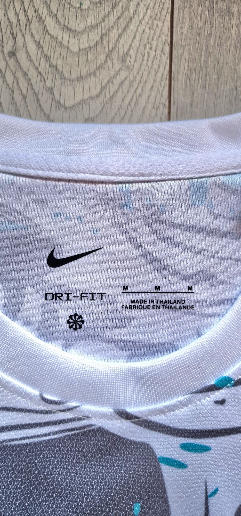 Camisola nova com etiqueta nunca usada