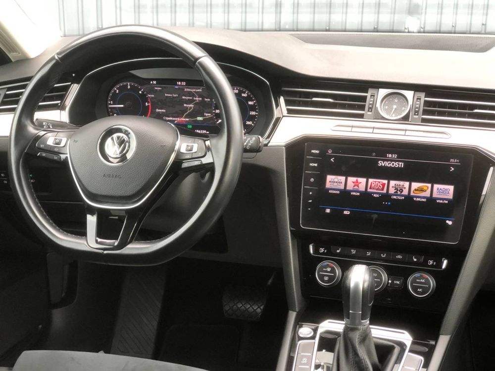 Volkswagen Passat B8 Highline 2018 рік 2.0DSG automat