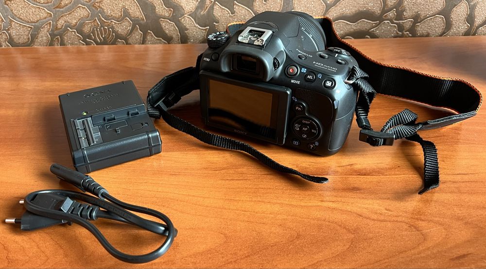 Цифровий дзеркальний фотоапарат Sony Alpha SLT-A58