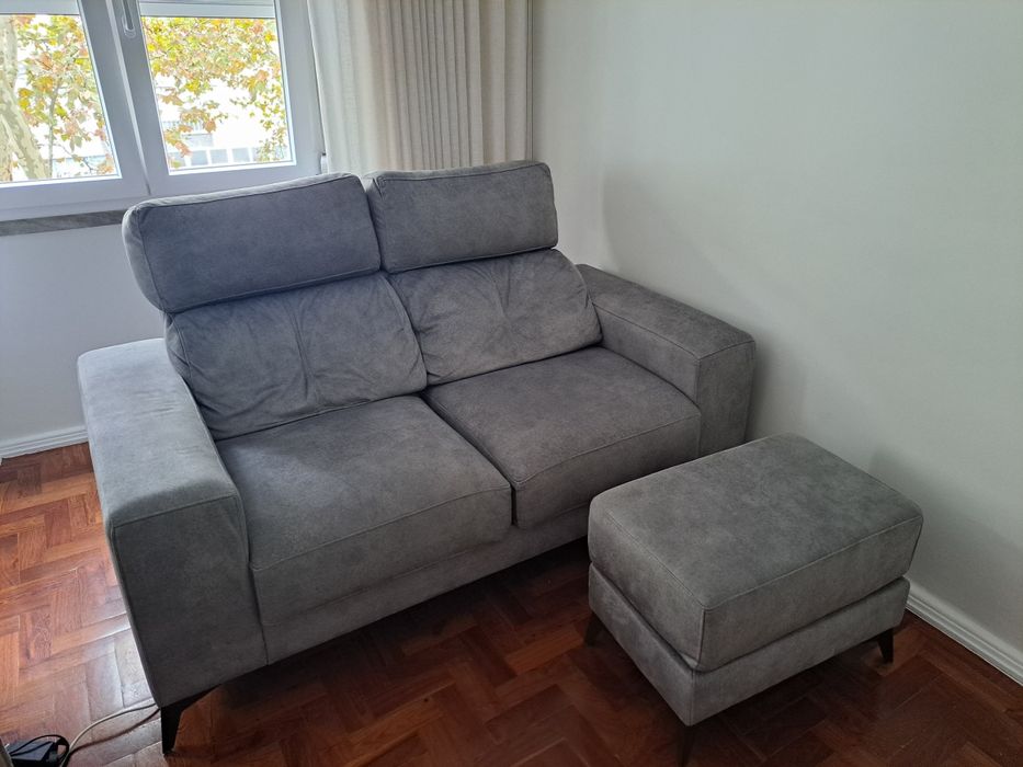 Sofá 2 lugares + Puff - (OMAR)