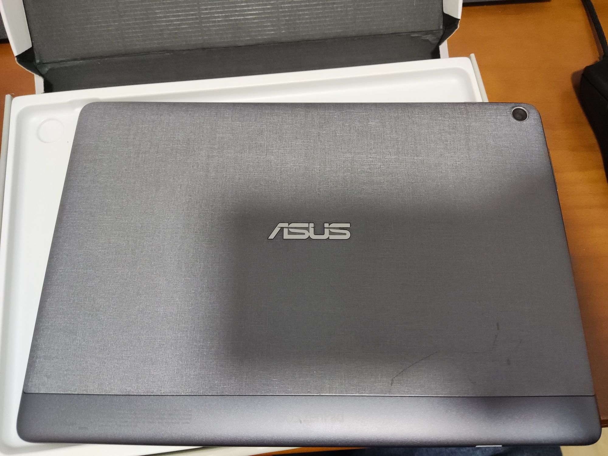 Asus Zenpad 10 - em caixa (estalado)