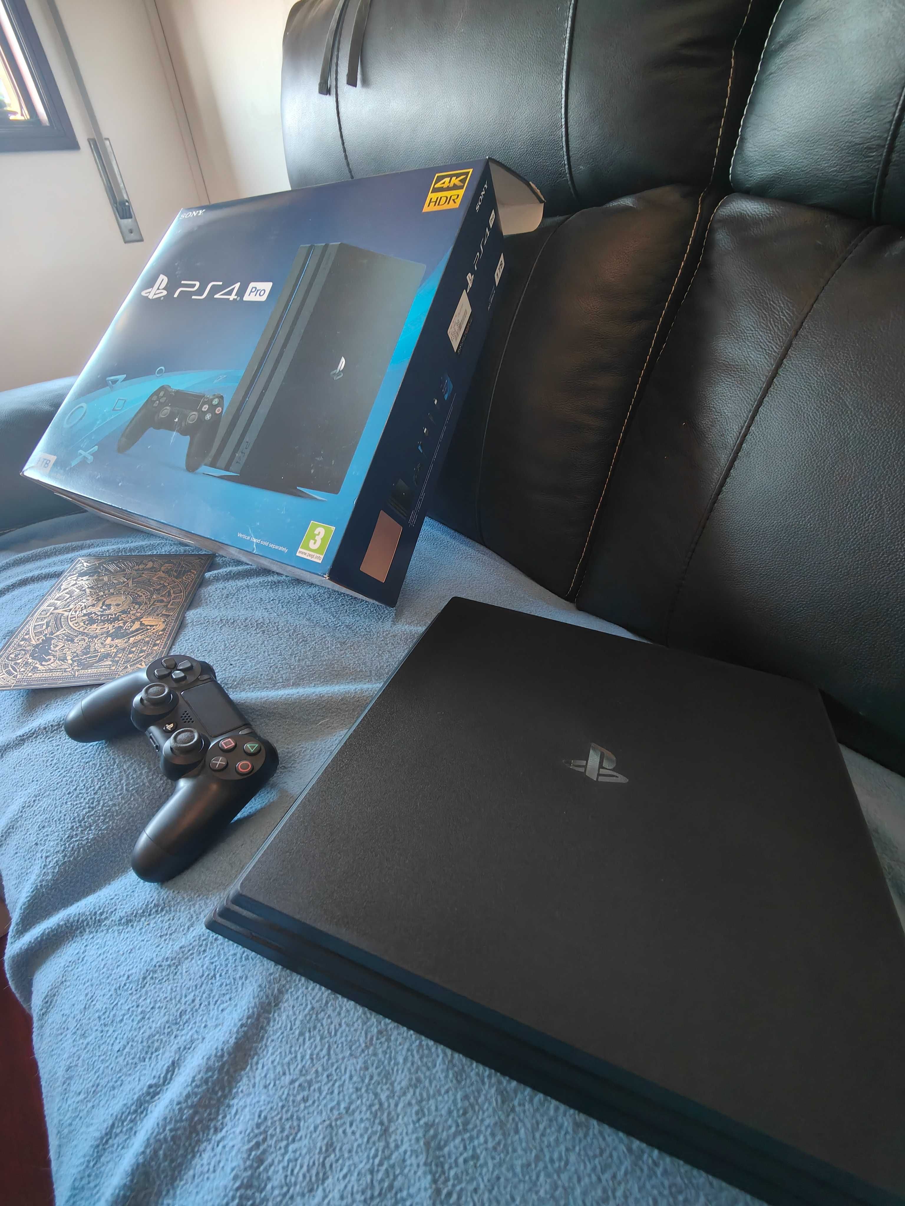 PS4 Pro 1TB com caixa + 4 jogos (Spider-Man, God of War, etc.)