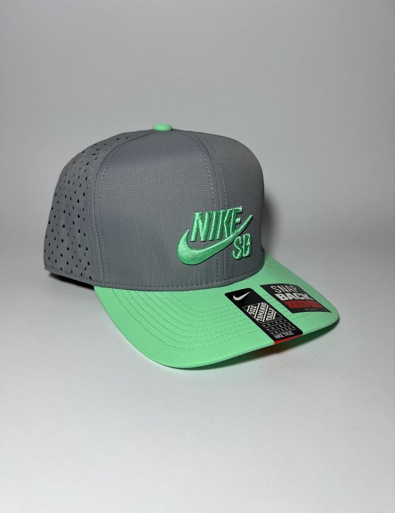 Кепка snapback nike чорна синя