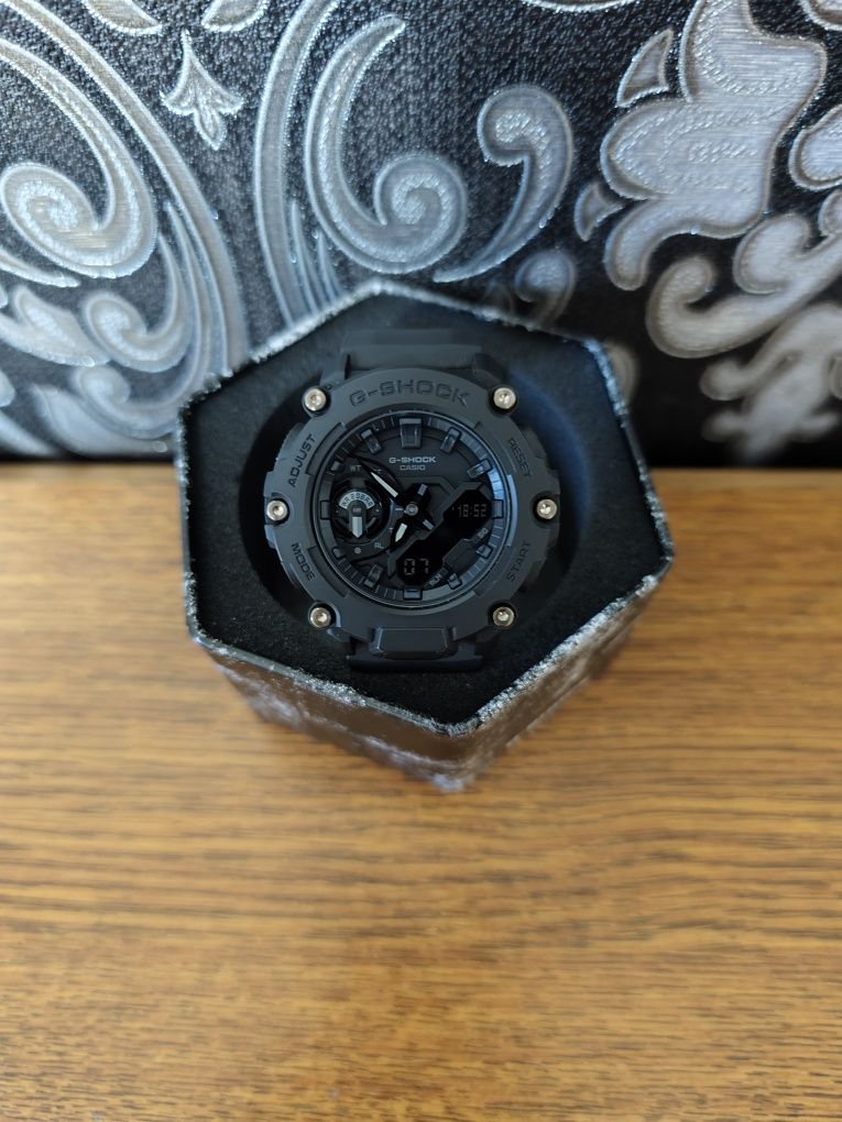 Casio G-SHOCK GA2200BB-1A