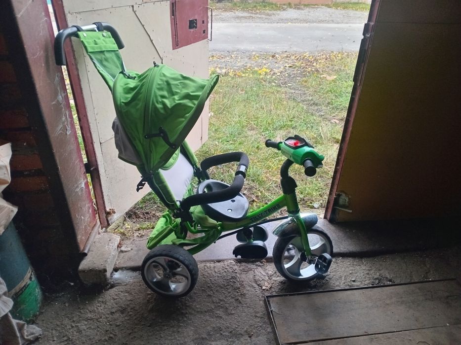 Дитячий триколісний велосипед