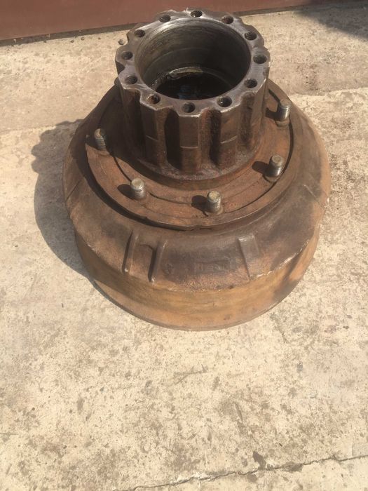 Ступицы с барабанами  ЗИЛ