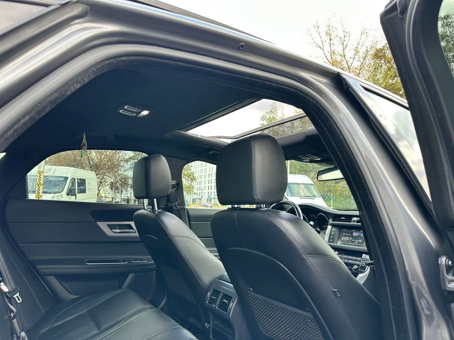 Jaguar XF R-Sport 2.0diesel 2017r automat mozliwa zamiana Bezwypadowy