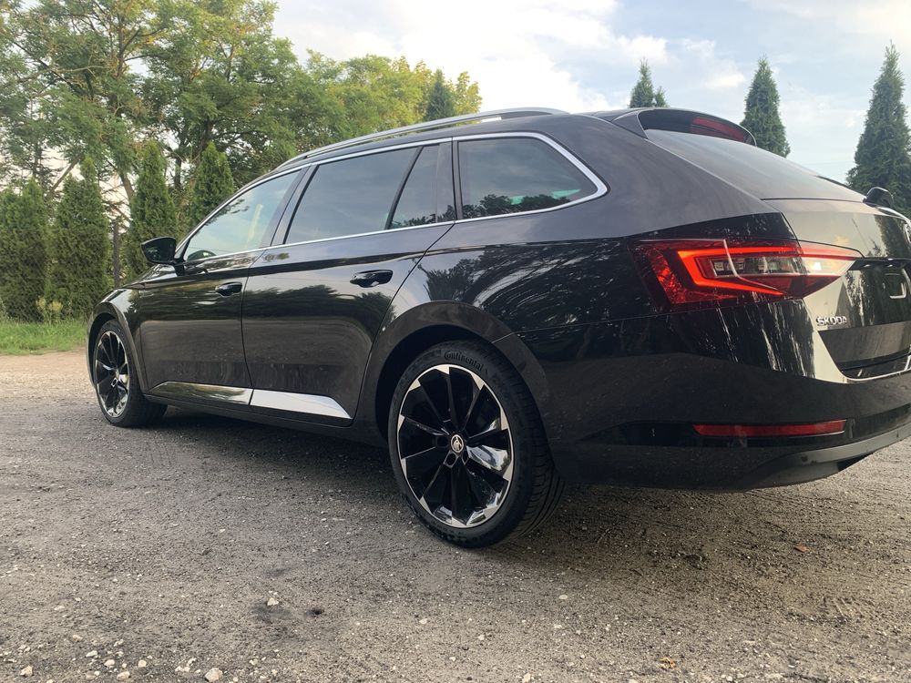Polecam !! Superb 2.0 tdi ksenon  dsg 19 felgi
