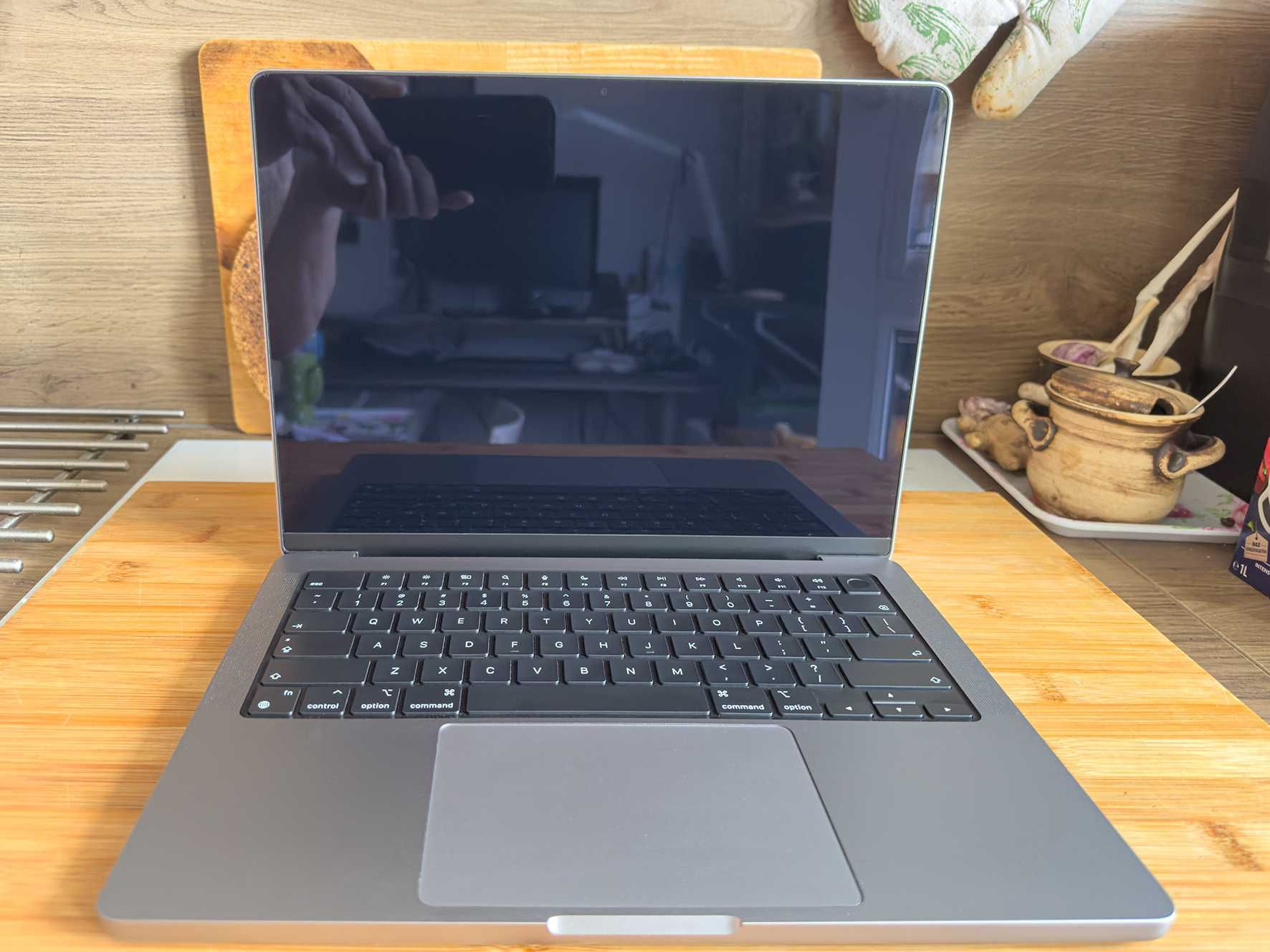 MacBook Pro 14” M1 | 16GB RAM | 512GB SSD |